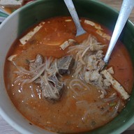 เมนูของร้าน ก๋วยจั๊บปาเต ถนนคลังอาวุธ คลังอาวุธ