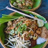 เมนูของร้าน ผัดไทยเจ๊ตุ้ม