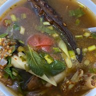 ป้าน้อยอาหารอีสาน ซอยสายน้ำทิพย์2 สุขุมวิท22