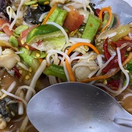 ป้าน้อยอาหารอีสาน ซอยสายน้ำทิพย์2 สุขุมวิท22