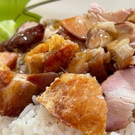 เมนูของร้าน ราชาหมูกรอบ