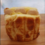 เมนูของร้าน ปังปิ้งไส้ทะลัก ข้างธนาคารออมสินเก่า