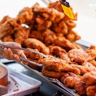 เมนูของร้าน ไก่ทอดหาดใหญ่ สี่แยกวุ่นวาย