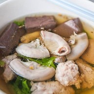 ขนมจีนน้ำยาร้านบ้านจ่า by อาลาดิน