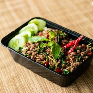 เมนูของร้าน แมน คิทเช่น ข้าวปลาแกะ อาหารตามสั่ง