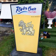 บรรยากาศ River Bar