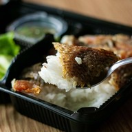 เมนูของร้าน แมน คิทเช่น ข้าวปลาแกะ อาหารตามสั่ง