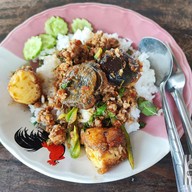 เมนูของร้าน ป้ากลิ่น อาหารตามสั่ง