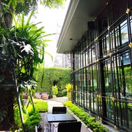 S Cafe' & Bistro