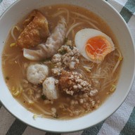 เป็นหนึ่ง ก๋วยเตี๋ยวต้มยำ เย็นตาโฟ