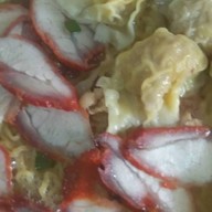 นายอู๊ดข้าวขาหมูและบะหมี่หมูแดง ก๊วยเตียวต้มยำ แสนสบาย พระราม4
