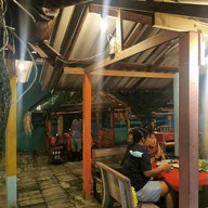 บรรยากาศ พี่เปิ้ล คอหมูย่าง