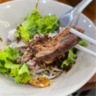 เมนูของร้าน ก๋วยเตี๋ยวหมูตุ๋นนายเป็ด