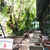 บรรยากาศ S Cafe' & Bistro