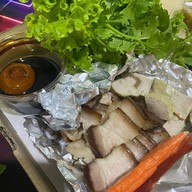 เมนูของร้าน เมี่ยงดง! 명동 (ไม่แซ่บให้ตี!) หมูสามชั้นและหมูยอ