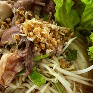 ป้าติ๋วก๋วยเตี๋ยวหมูตุ๋น ไก่ตุ๋น
