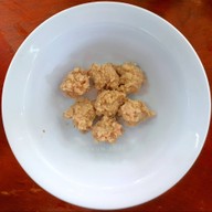 เมนูของร้าน โอชิน ต้มเลือดหมู จิงจูฉ่าย