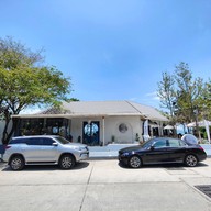 หน้าร้าน The Lunar Beach House, Pattaya