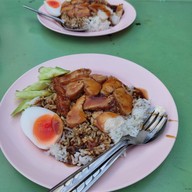 เมนูของร้าน ร้านข้าวหมูแดง เฮียฮั๊ว