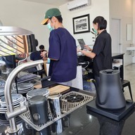 บรรยากาศ BADLY COFFEE สะพานเจษฎาบดินทร์