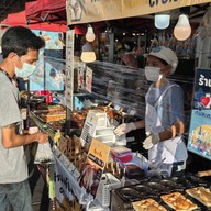 ซากุ ซากุ ครัวซองต์ไทยากิ ตลาดเวิลด์มาร์เก็ต