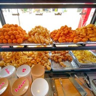ของทอดยอดอร่อย หลังอาชีวะ สุพรรณบุรี