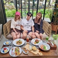 Hern Coffee and Bistro