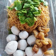 เมนูของร้าน เจ๊เกียง เย็นตาโฟต้มยำ หมู่บ้านปาริชาติ หมู่บ้านปาริชาติ 345