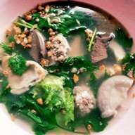 อุ้ย เกาเหลาเลือดหมู ก๋วยจั๊บน้ำใส