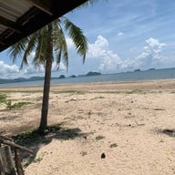 ร้านอาหารริมน้ำ