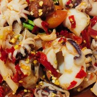 ลองไหมส้มตำ ผัดหมี่โคราช ตลาดพลู