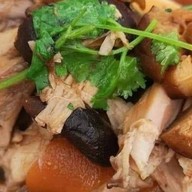 นายอู๊ดข้าวขาหมูและบะหมี่หมูแดง ก๊วยเตียวต้มยำ แสนสบาย พระราม4