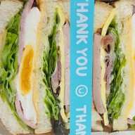 Baan Pan Fan - บ้าน ปันฝัน  - バーンパンファン บางบัวทอง