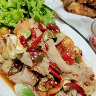 ลองไหมส้มตำ ผัดหมี่โคราช ตลาดพลู