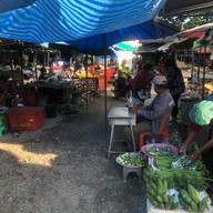 ตลาดสดนาม่วง