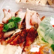 ป้าเล็กข้าวมันไก่ ท่าดินแดง