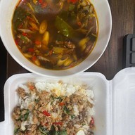 ก๋วยเตี๋ยวไก่มะระ รักษ์ สุริยา ข้าวตามสั่ง