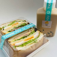 Baan Pan Fan - บ้าน ปันฝัน  - バーンパンファン บางบัวทอง