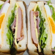Baan Pan Fan - บ้าน ปันฝัน  - バーンパンファン บางบัวทอง