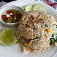 ตู้กับแกล้ม