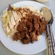 ข้าวมันไก่โกอ้วน ลูกหลวงซอย 8