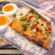 รักแหละถึงแกะให้ (ปลาแกะห่อหมกย่าง)