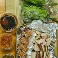 เมนูของร้าน เมี่ยงดง! 명동 (ไม่แซ่บให้ตี!) หมูสามชั้นและหมูยอ