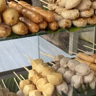 ไข่เจียว ไก่แจ้ หลังวัดมหาพฤฒาราม