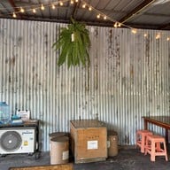 บรรยากาศ KonNom บ้านแพ้ว