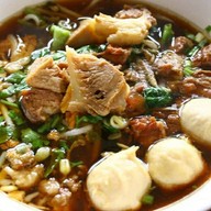 ก๋วยเตี๋ยวเรือยายโฉม น้ำตก&ต้มยำ