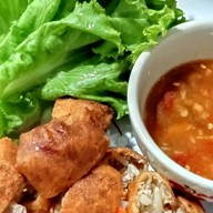 เปาะเปี๊ยะทอด(สูตรนครพนม) ซอย อินทามระ25 แยกสุทธิสาร