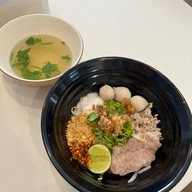ก๋วยเตี๋ยวหมูทรงพลัง PTT วัดพันท้าย