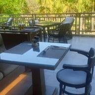 บรรยากาศ Charn Reataurant The Series Resort Khao Yai