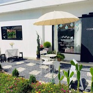 หน้าร้าน กาแฟบ้านดอกไม้